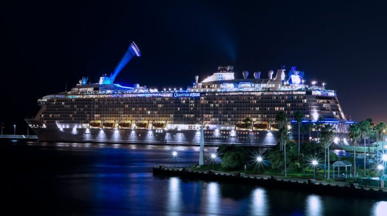 Sail Away in Style: The Ultimate Guide to Booking Your Dream Cruise Ship Vacation